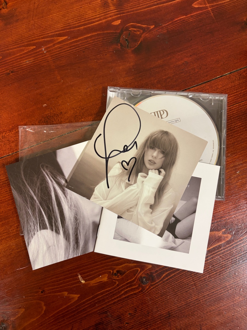 SIGNED Taylor Swift - The Tortured Poets Department CD - with Heart